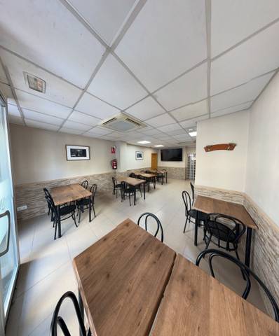 Local comercial en Alquiler en Nou Moles