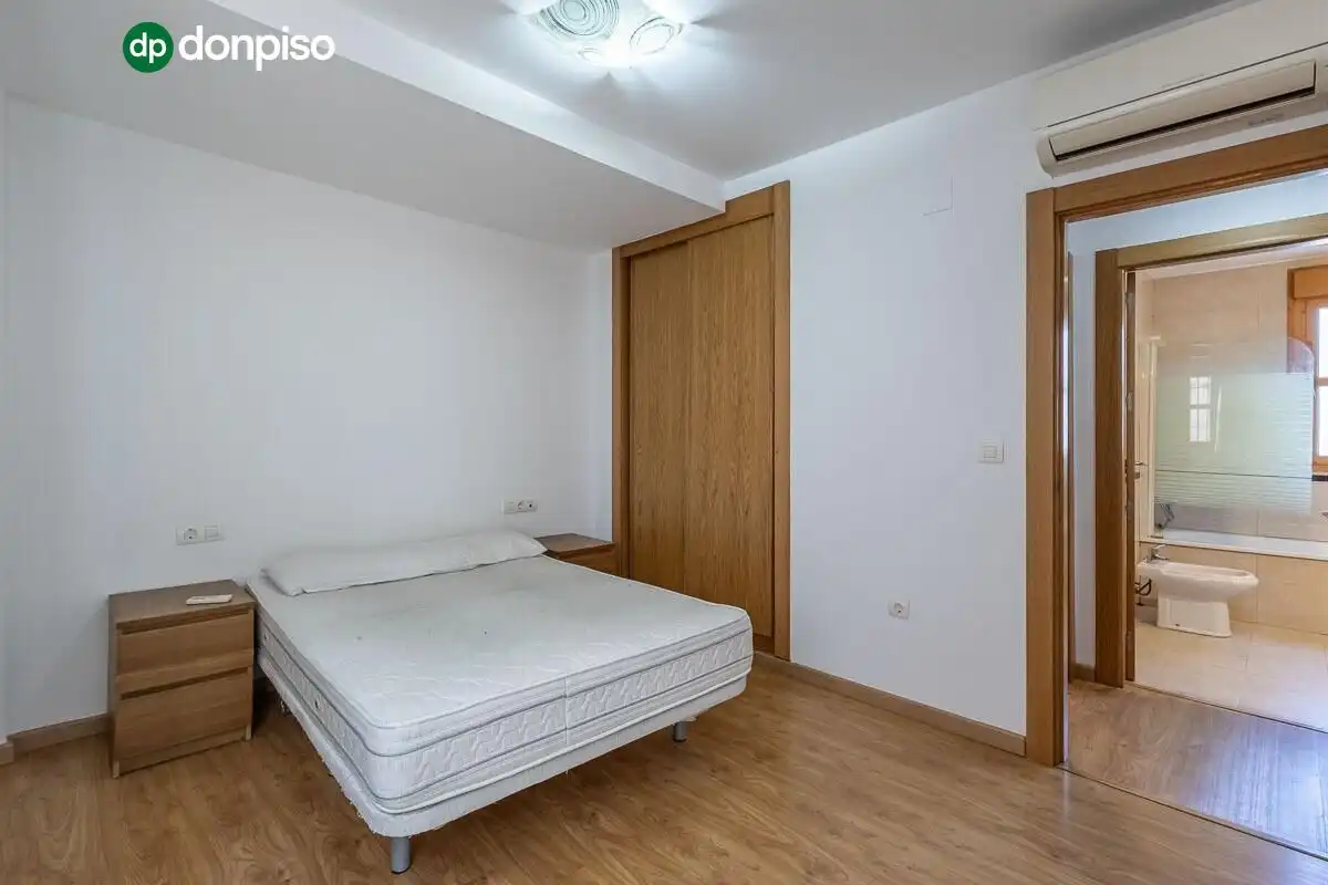 Dormitori de Dúplex en venda en Granada amb Aire condicionat i Calefacció