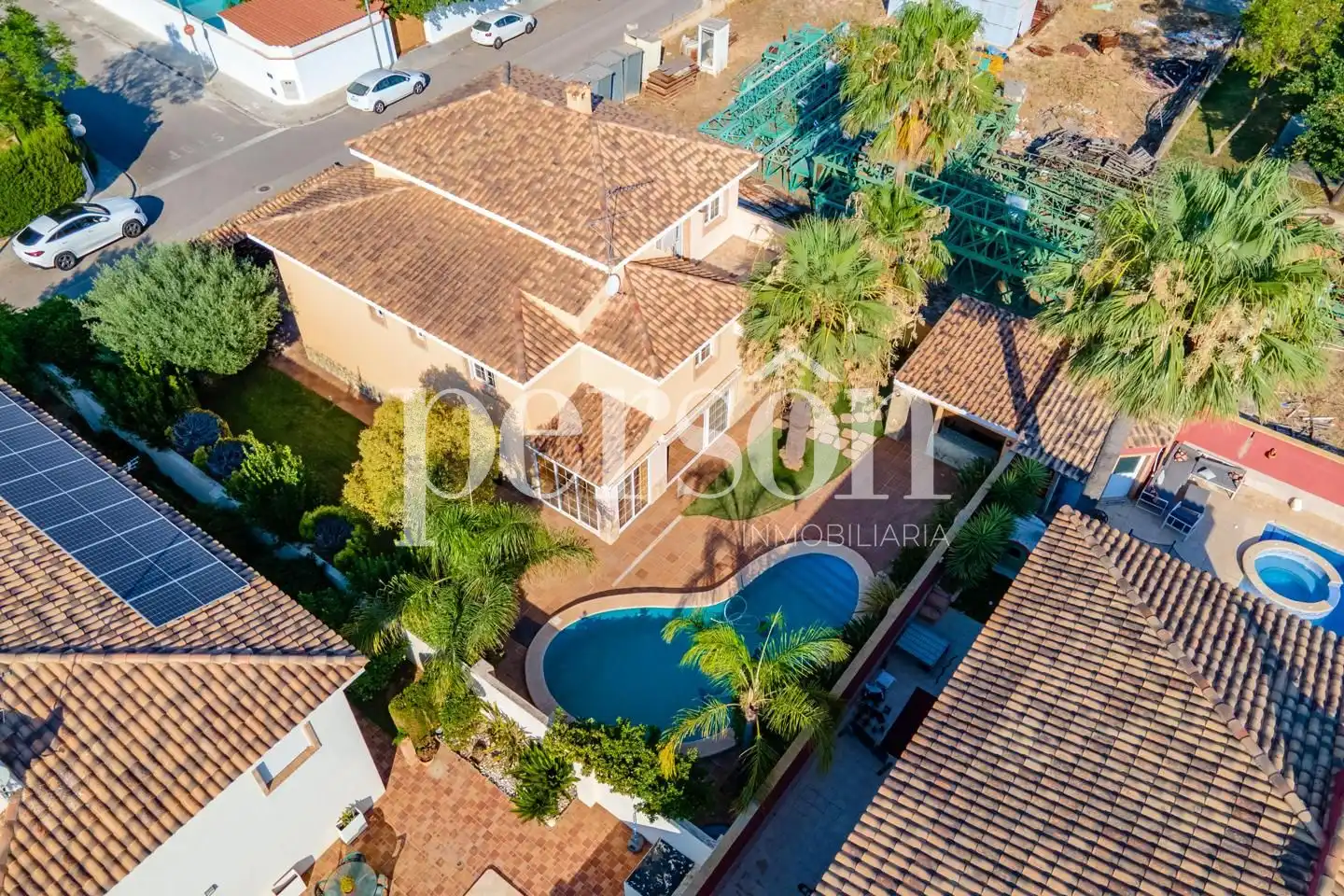 Vista exterior de Casa o xalet en venda en La Pobla de Vallbona amb Aire condicionat, Calefacció i Jardí privat