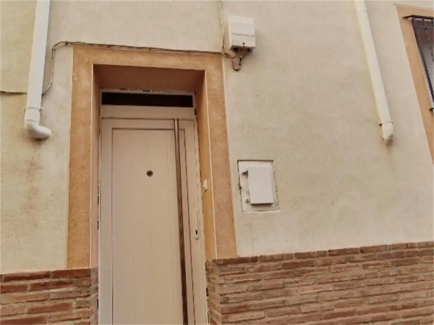 Vista exterior de Casa adosada en venda en Calahorra amb Balcó
