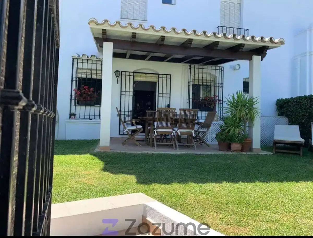 Jardín de Piso de alquiler en Estepona con Aire acondicionado, Jardín privado y Piscina