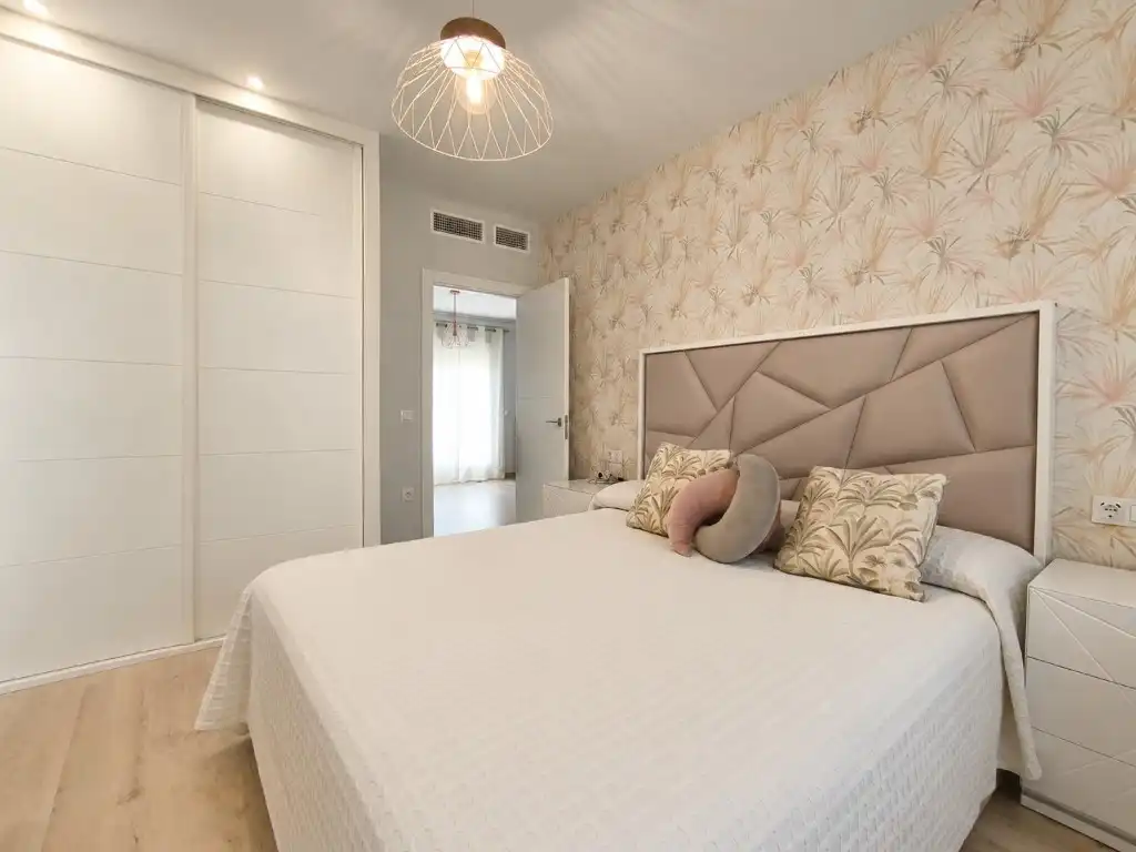 Bedroom of Flat for sale in Córdoba  with Air Conditioner, Terrace and Swimming Pool