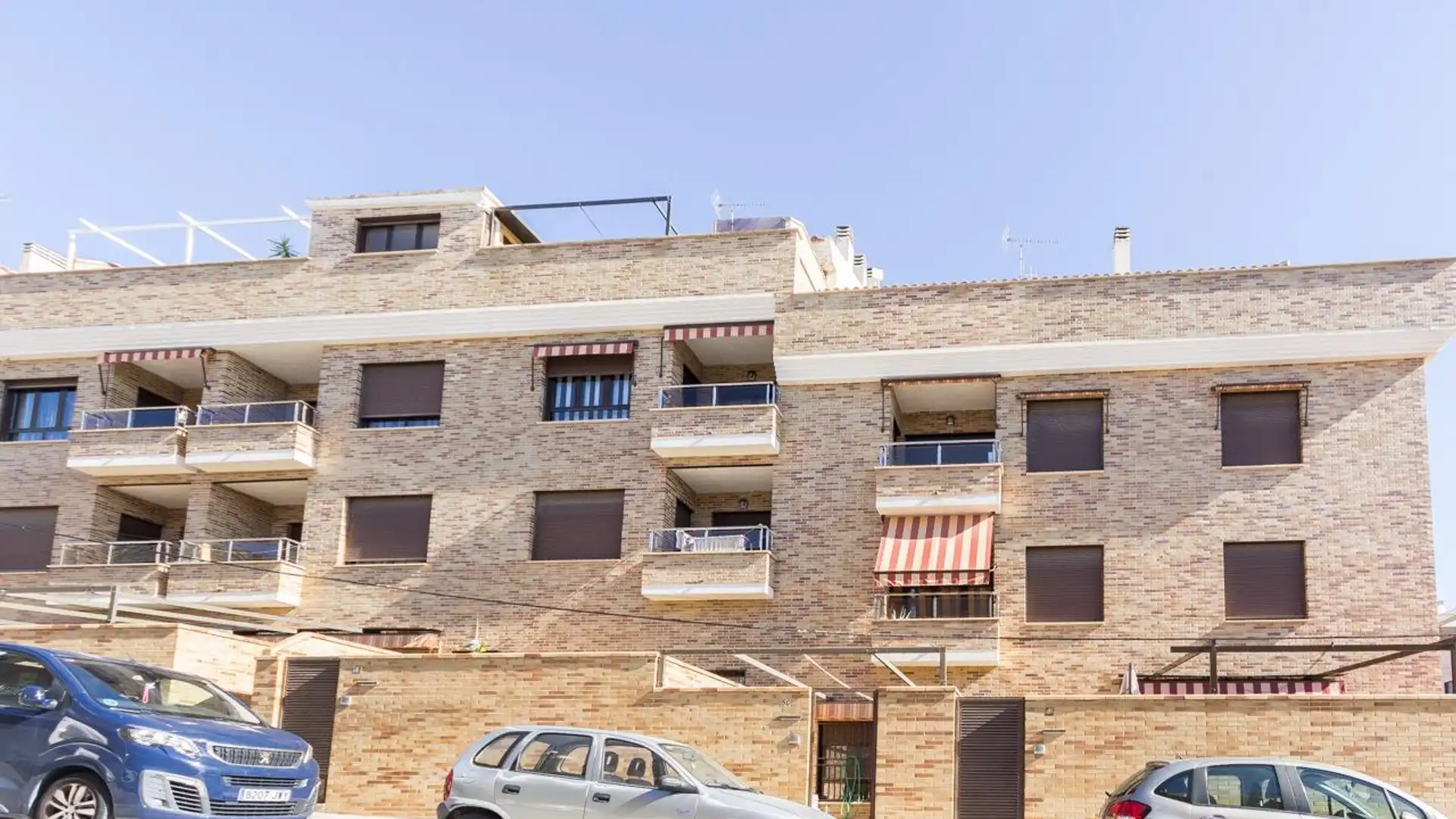 Vista exterior de Planta baja en venta en Elda con Aire acondicionado y Terraza