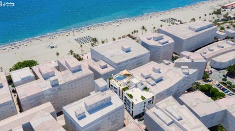 Promoción sobre plano en Estepona que ofrece apartamentos de 2 dormitorios, imatge 4