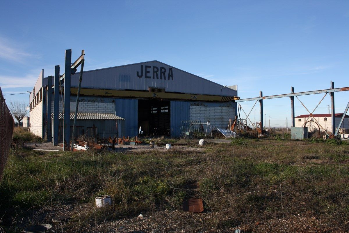 Vista exterior de Nau industrial en venda en Llerena