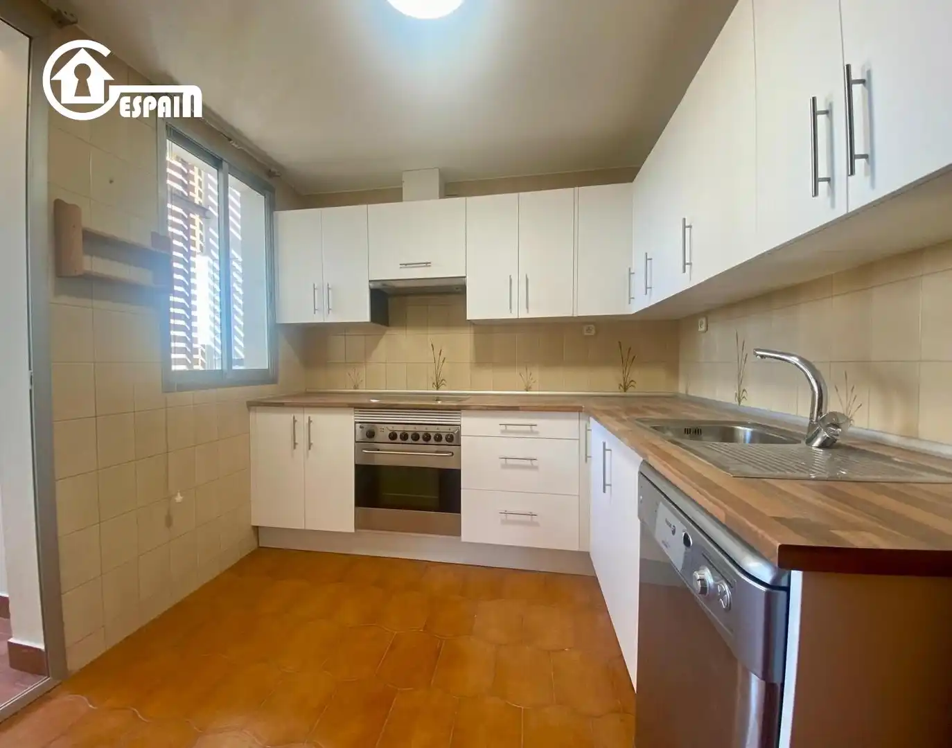 Kitchen of Flat for sale in Madrid  with Heating, Private garden and Terrace