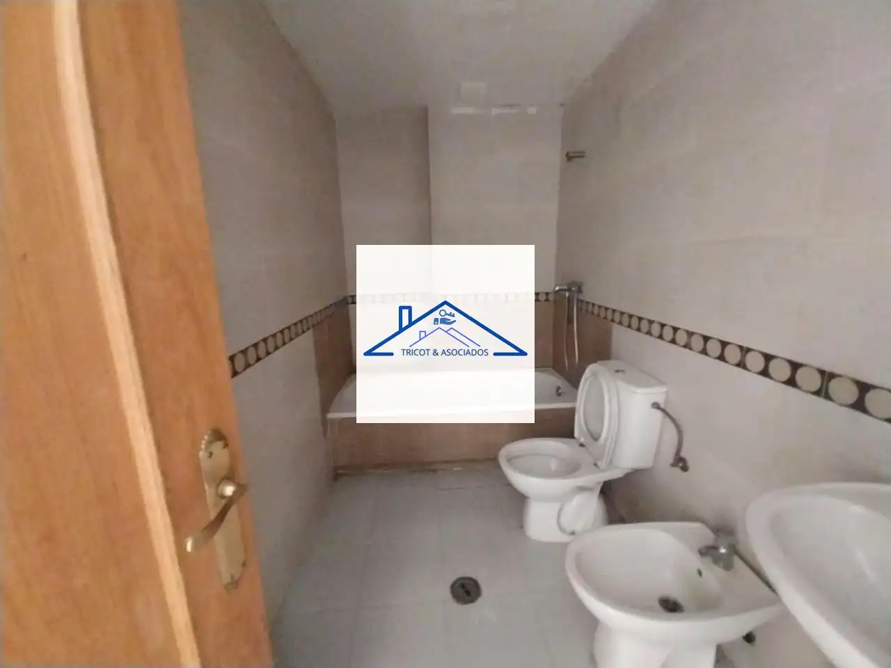 Bathroom of Flat for sale in Casarrubios del Monte  with Terrace