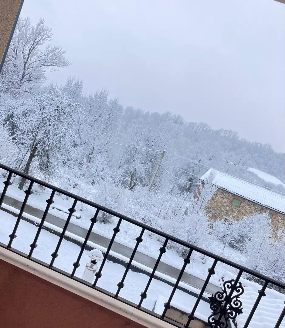 Vista exterior de Casa o xalet en venda en Vegaquemada amb Calefacció, Jardí privat i Balcó