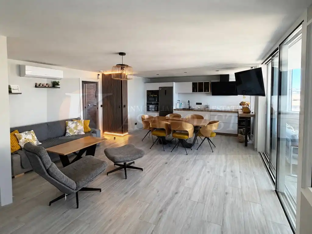 Flat with pool for sale in Puerto Deportivo