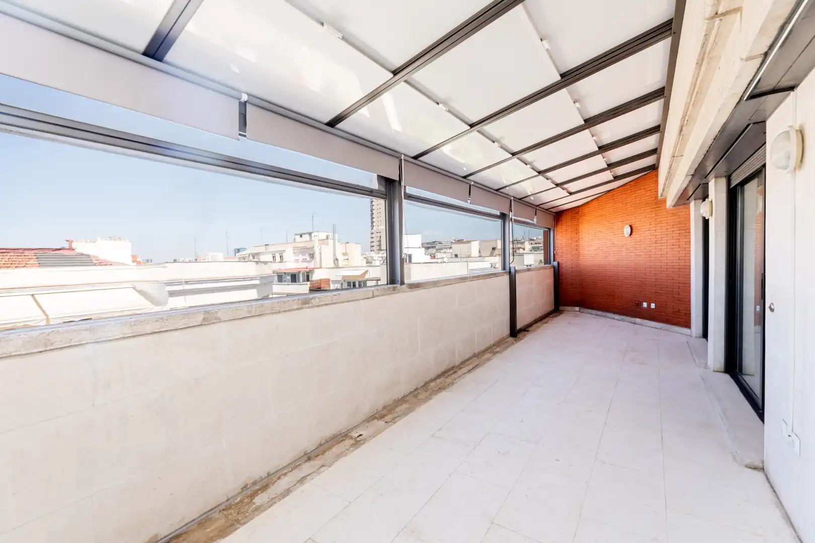 Terraza de Ático de alquiler con opción a compra en Madrid con Aire acondicionado, Calefacción y Terraza