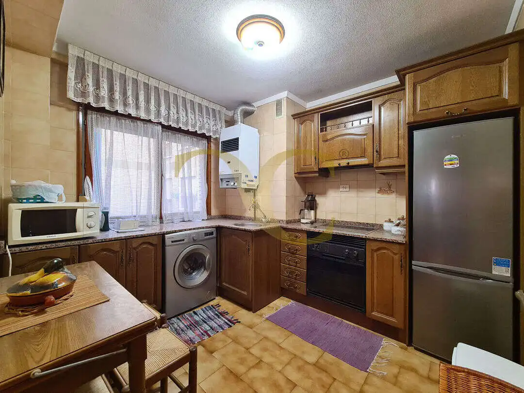 Küche von Wohnung zur Miete in Gijón  mit Heizung