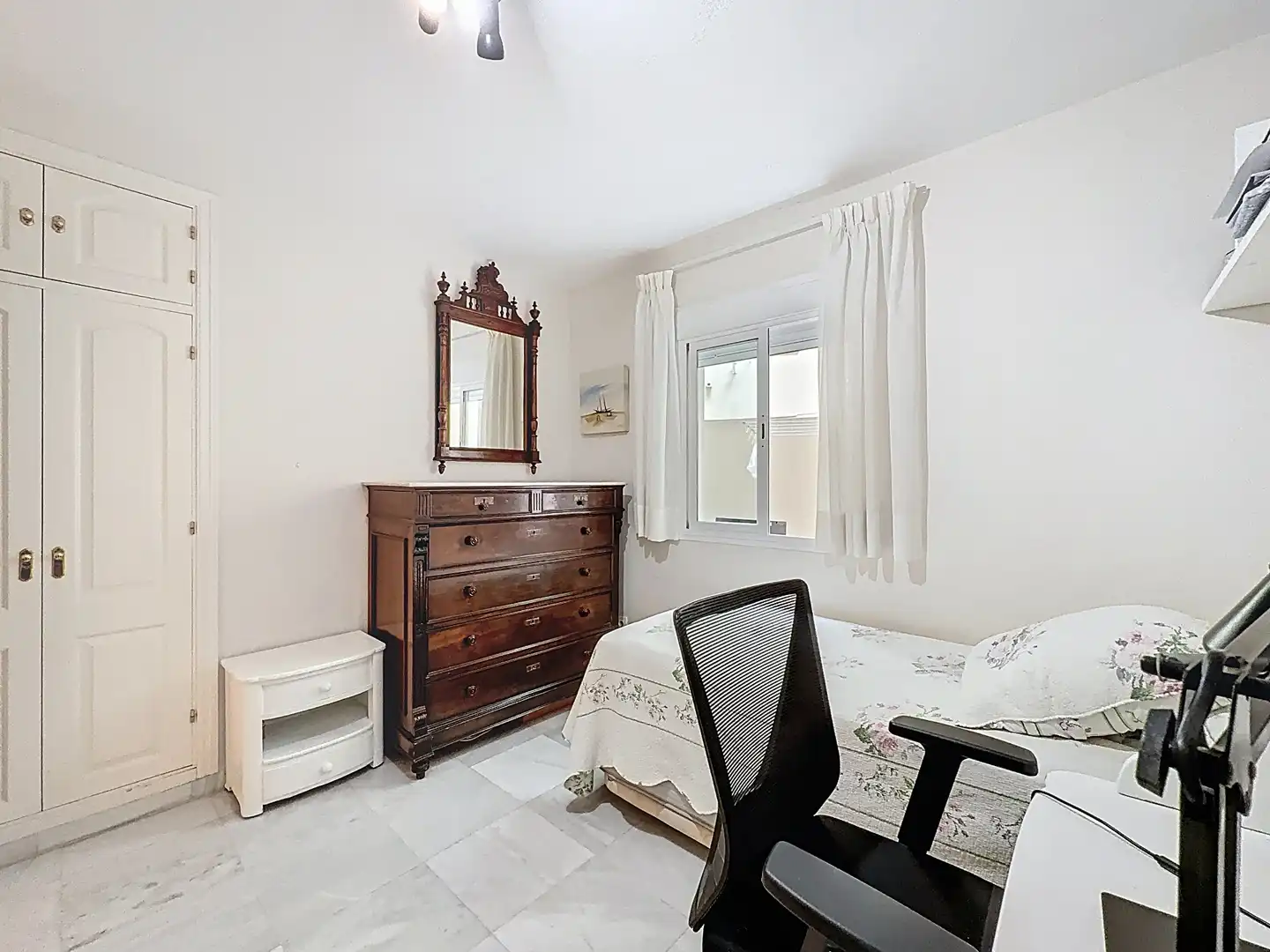 Bedroom of Flat for sale in Málaga  with Air Conditioner, Terrace and Community pool