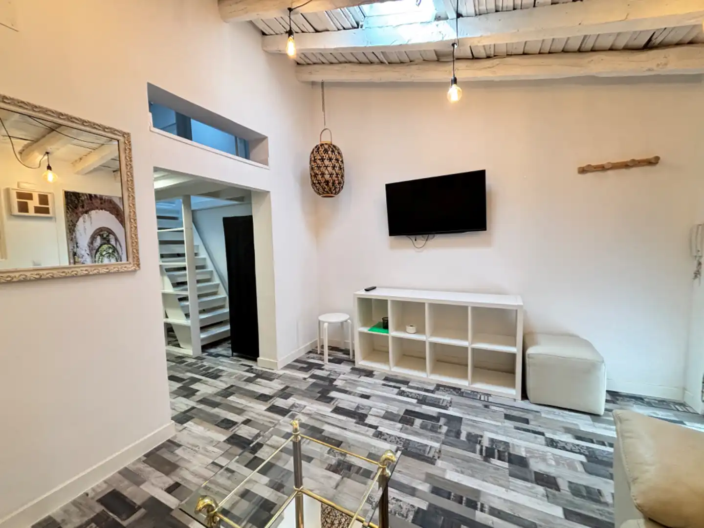 Flat for rent in Madrid  with Air Conditioner, Heating and Furnished