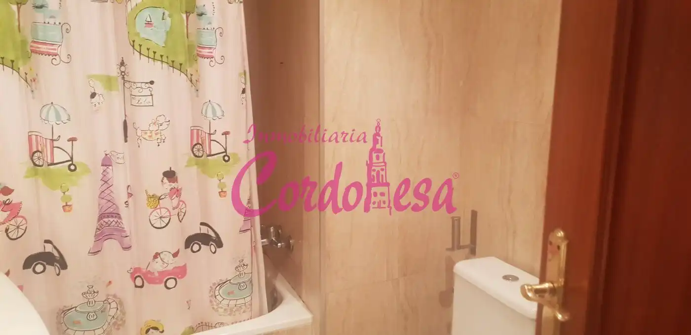 Baño de Piso de alquiler en Córdoba con Aire acondicionado, Calefacción y Amueblado