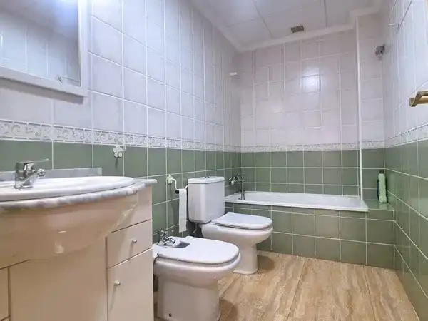Baño de Piso de alquiler en Elche / Elx con Horno y Lavadora