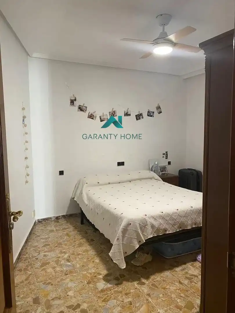 Bedroom of Flat for rent in Salamanca  with Heating, Furnished and Balcony