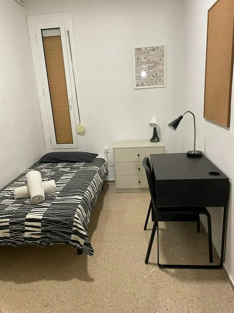 Habitación de Piso para compartir en  Barcelona Capital con Aire acondicionado, Calefacción y Amueblado