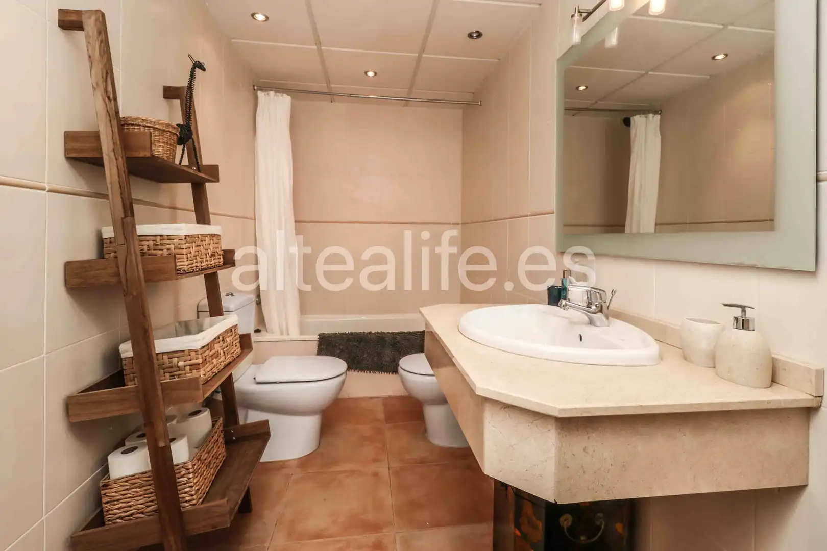 Baño de Apartamento de alquiler en Altea con Terraza, Amueblado y Horno
