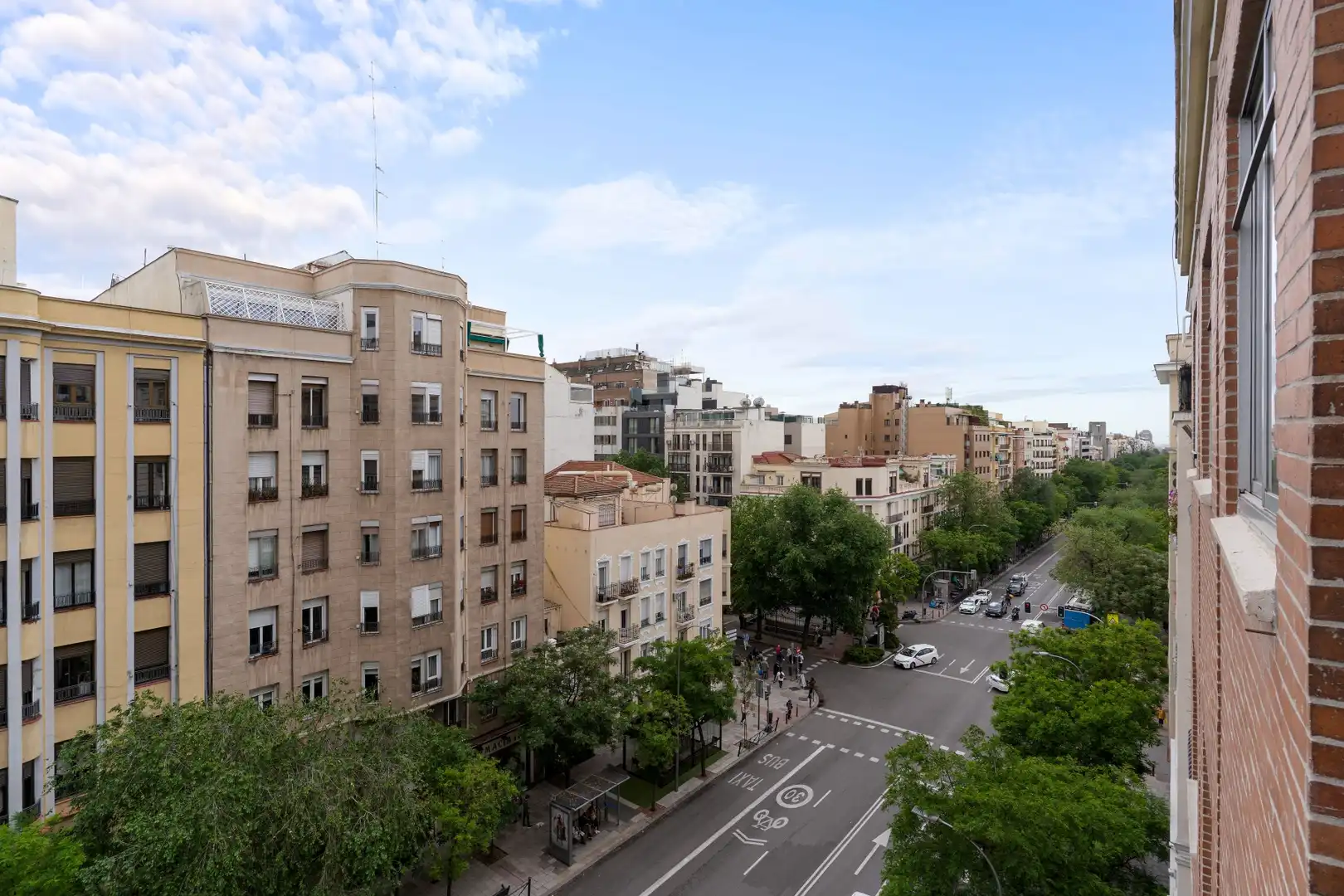 Außenansicht von Wohnung zum Verkauf in Madrid mit Heizung, Parkett und Abstellraum