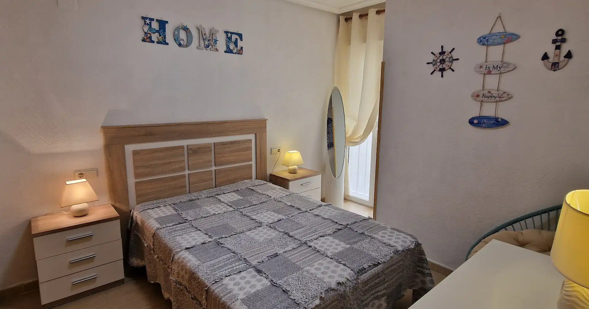 Dormitori de Apartament de lloguer en Guardamar del Segura amb Aire condicionat, Calefacció i Moblat