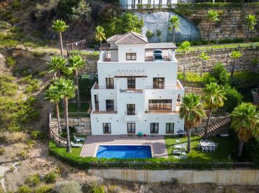 Casa amb piscina en venda a Benahavís pueblo