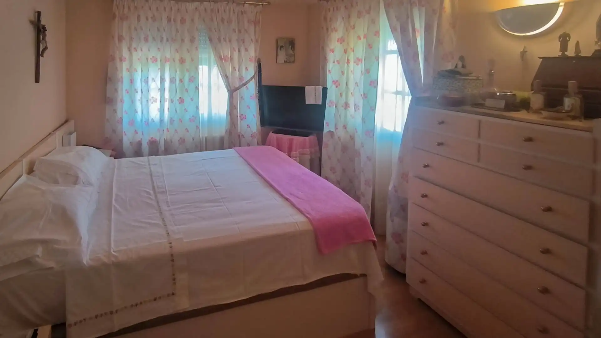 Habitación de Casa o chalet en venta en Cuenca con Aire acondicionado, Calefacción y Jardín privado