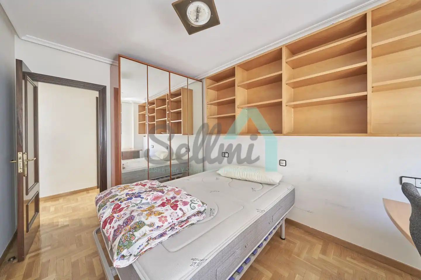 Flat for rent in Félix Aramburu, Auditorio - Seminario - Parque de Invierno