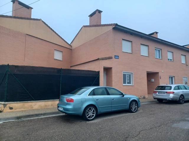 Casa-chalet en Venta en Calle Hispanidad en Osera de Ebro