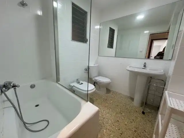 Baño de Piso de alquiler en Alcoy / Alcoi con Calefacción, Terraza y Amueblado