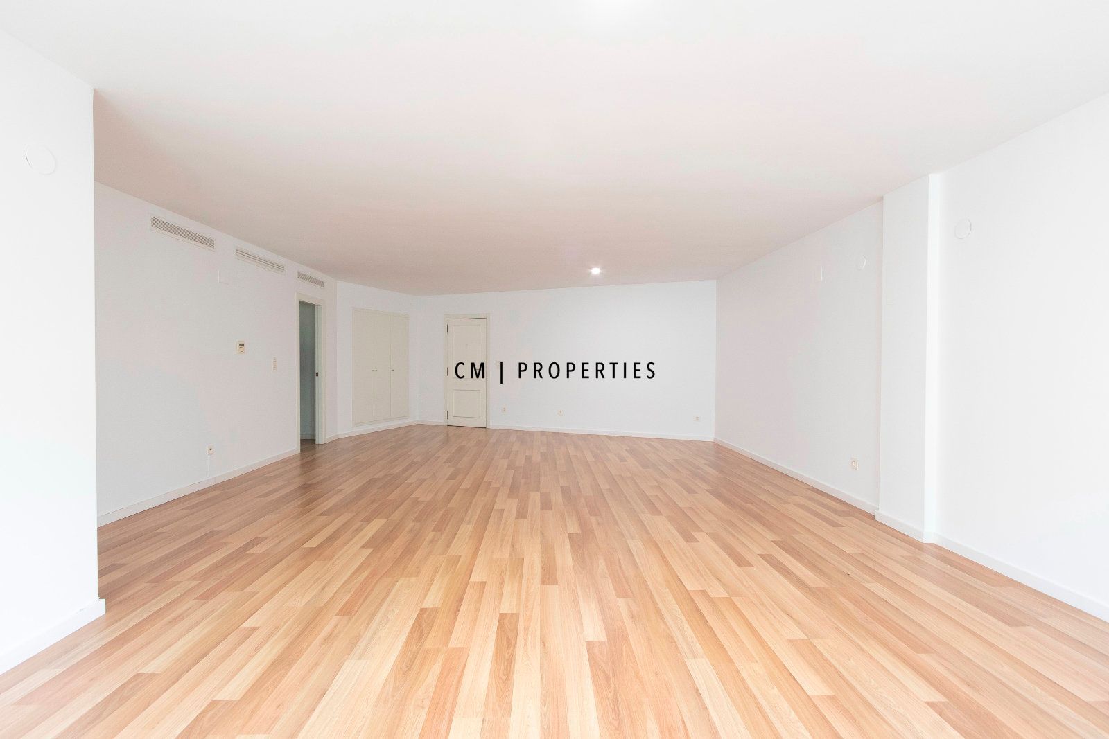 Vista exterior de Pis de lloguer en  Valencia Capital amb Aire condicionat, Calefacció i Parquet