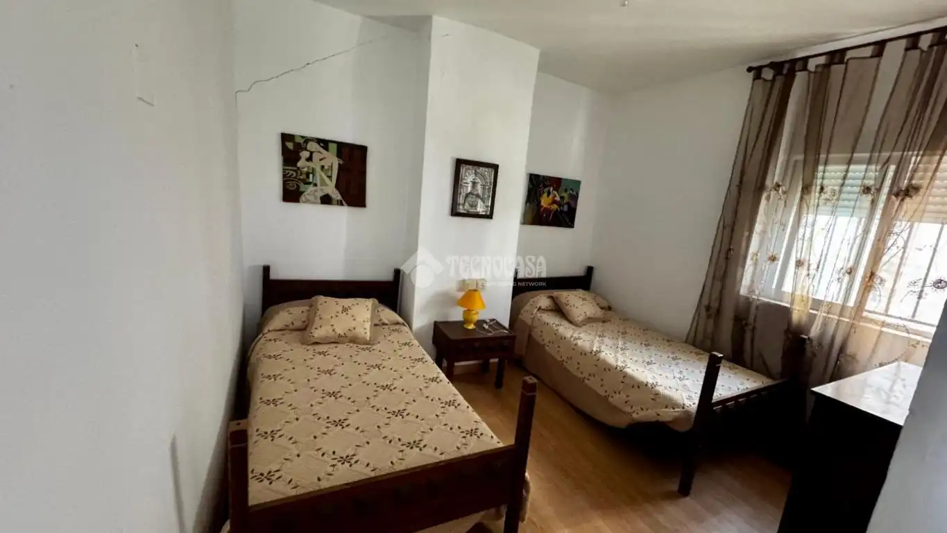 Casa aparellada en venda a Moclín, imagen 4