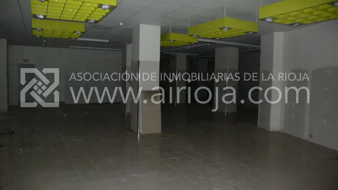 Business premises for sale in Logroño - Calle Marqués de la Ensenada Fachada también a Villamediana 21, imagen 3