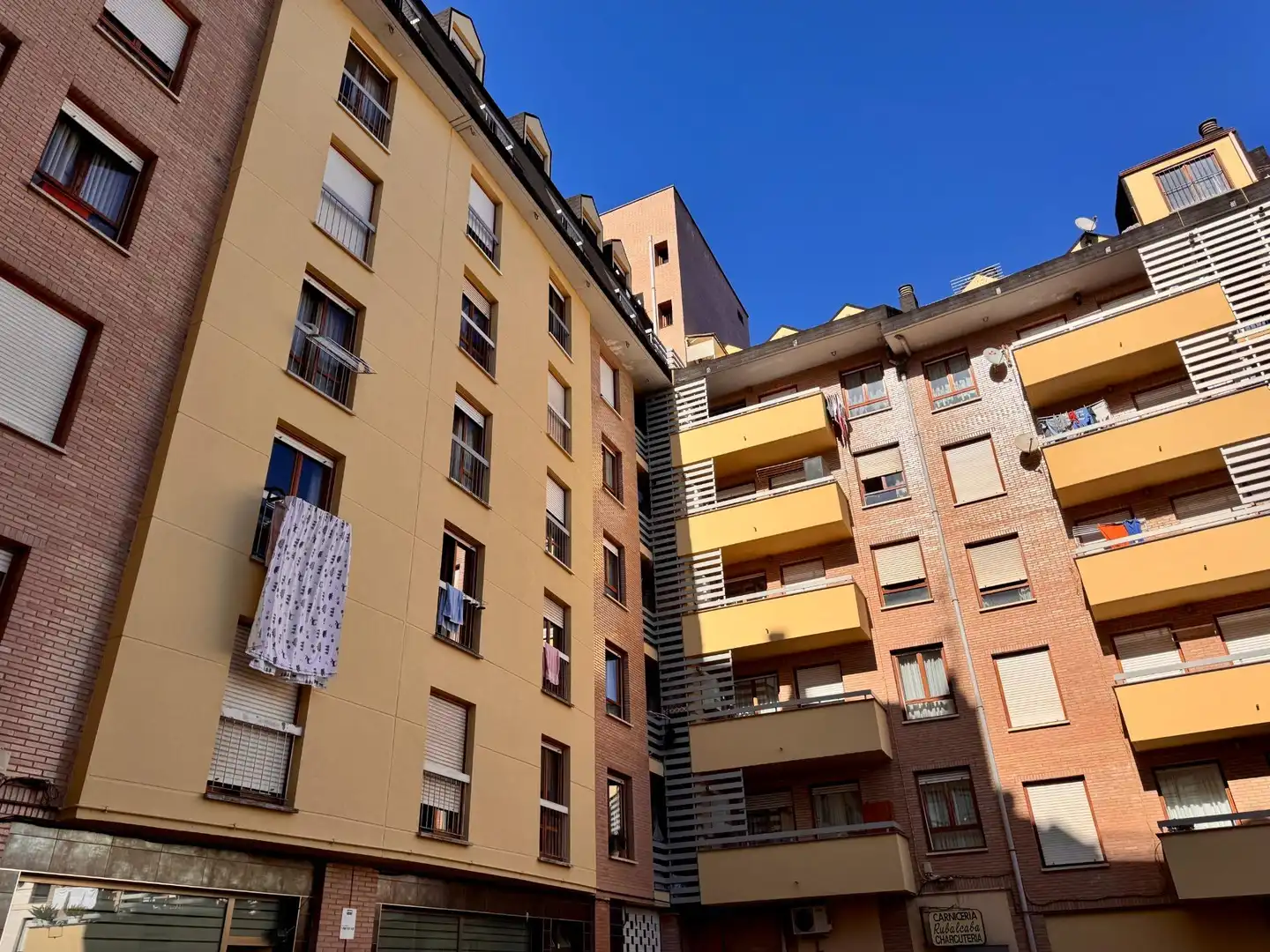 Vista exterior de Pis en venda en Medio Cudeyo amb Calefacció i Terrassa