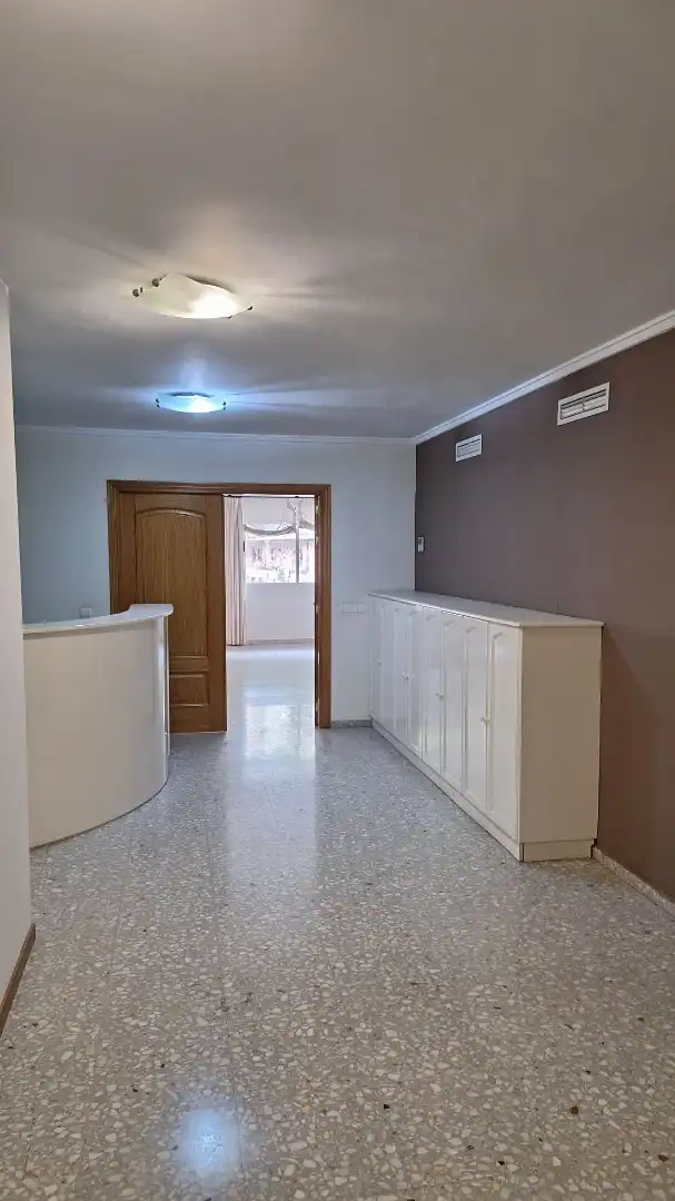 Oficina de alquiler en Oliva con Aire acondicionado y Terraza