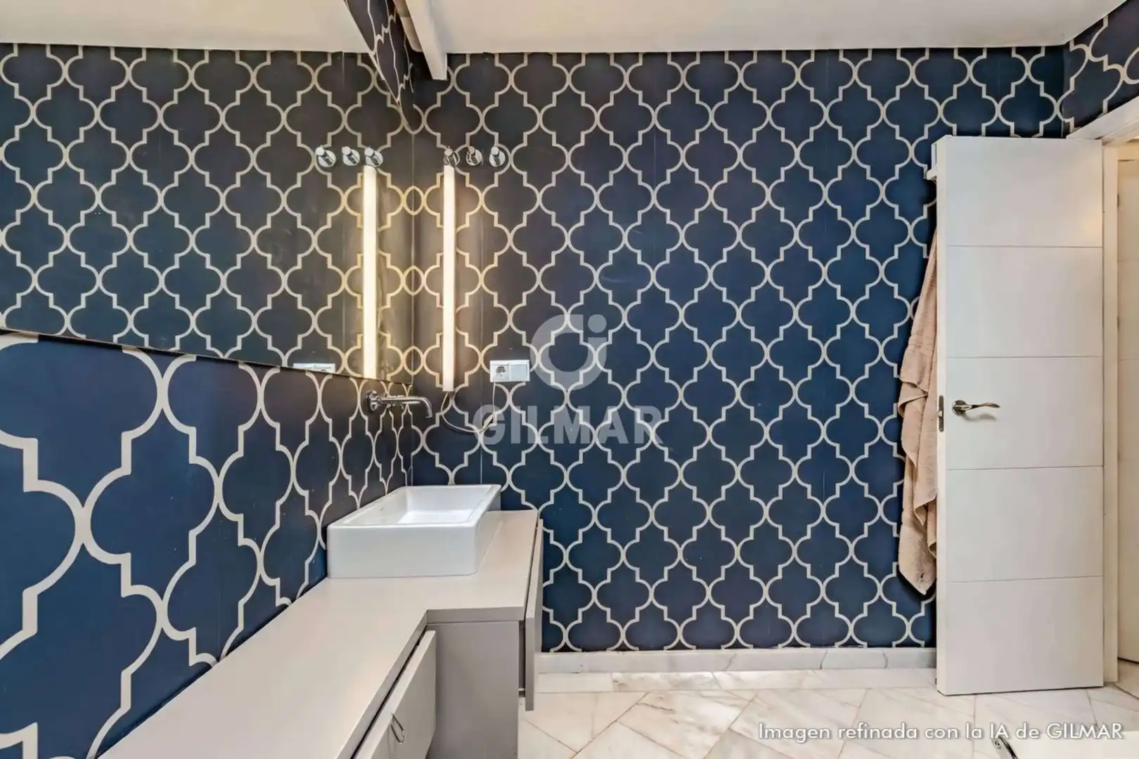 Baño de Dúplex en venta en Sevilla con Calefacción y Balcón
