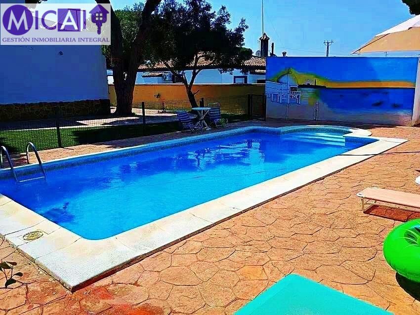Swimming pool of House or chalet for sale in Chiclana de la Frontera  with Air Conditioner, Private garden and Storage room