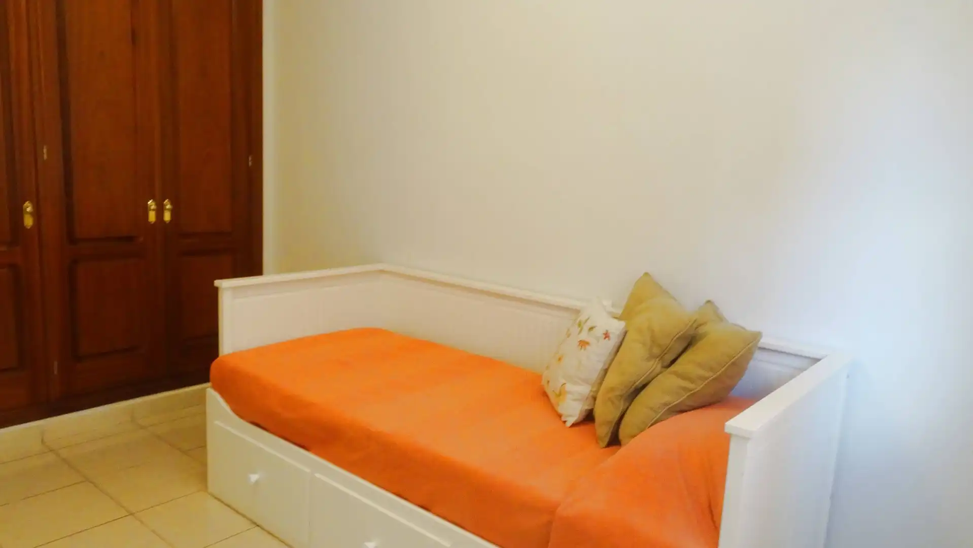 Habitación de Piso de alquiler en Las Palmas de Gran Canaria con Jardín privado, Terraza y Amueblado