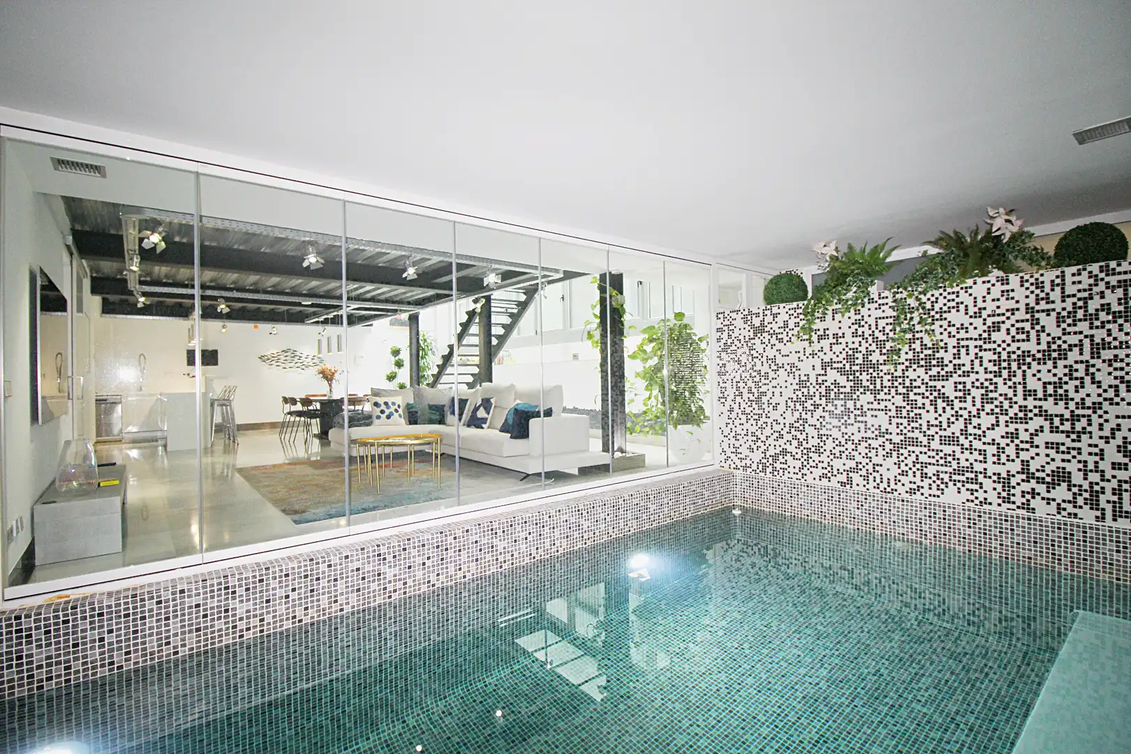 Piscina de Dúplex en venda en Madrid amb Aire condicionat, Calefacció i Terrassa