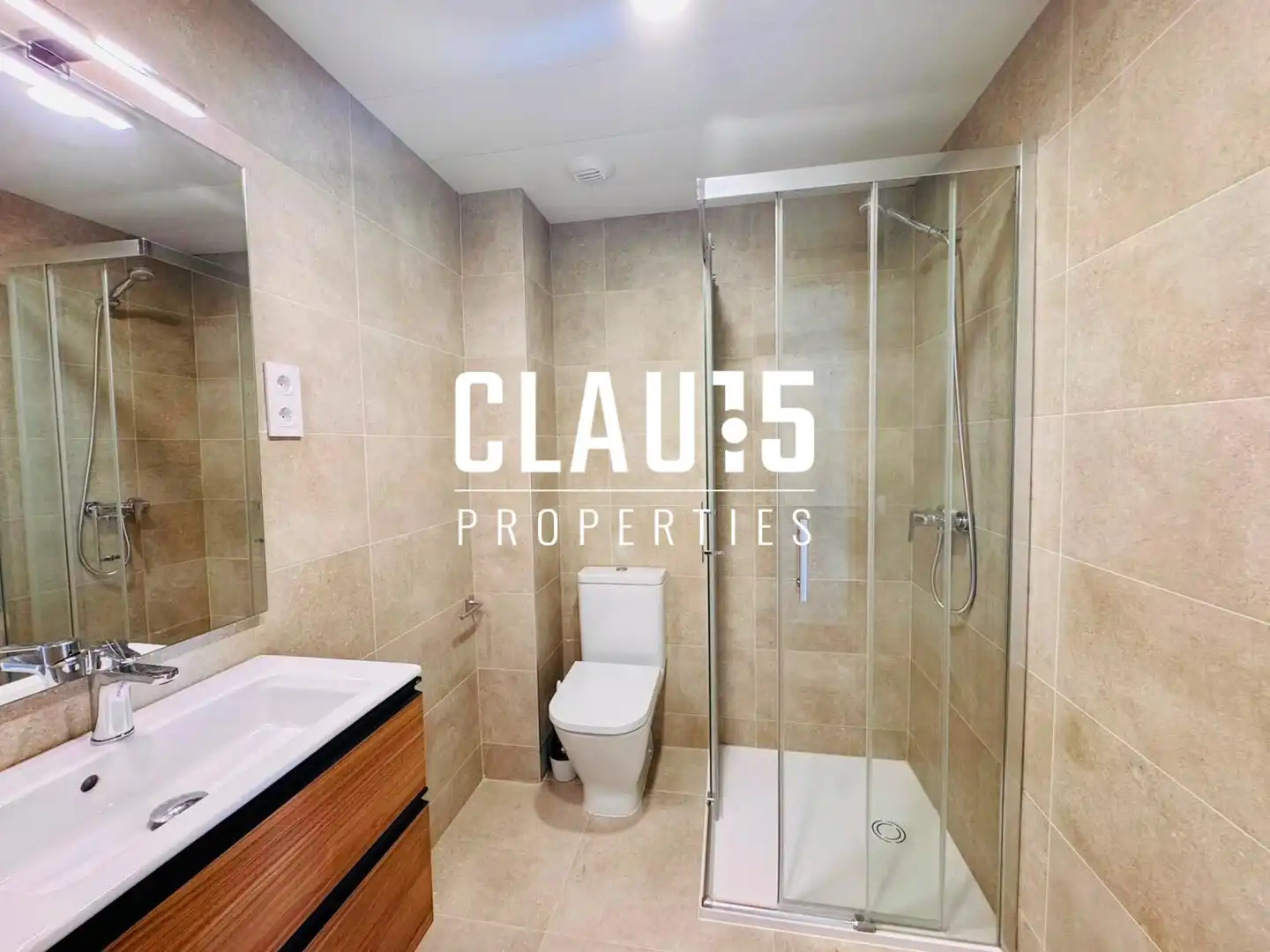 Badezimmer von Dachboden zur Miete in Canet de Mar mit Parkett und Alarm