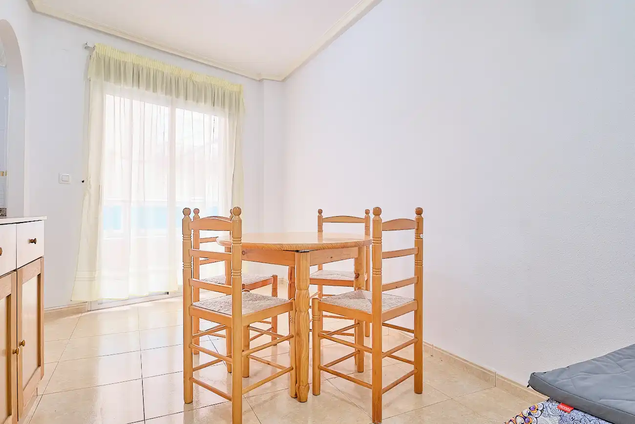 Apartamento en venta en Calle Almudena, Antonio Machado