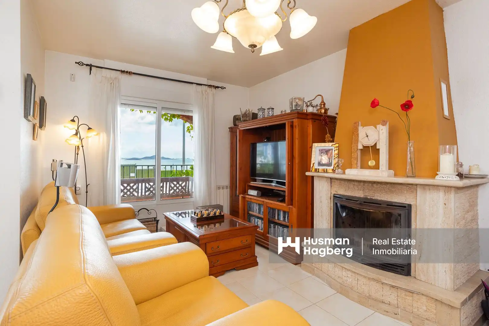 Sala d'estar de Casa adosada en venda en Cartagena amb Balcó