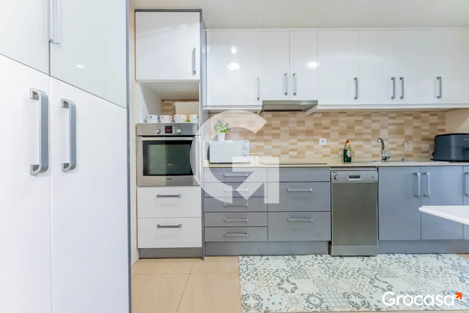 Kitchen of Flat for sale in Cornellà de Llobregat  with Air Conditioner, Heating and Balcony