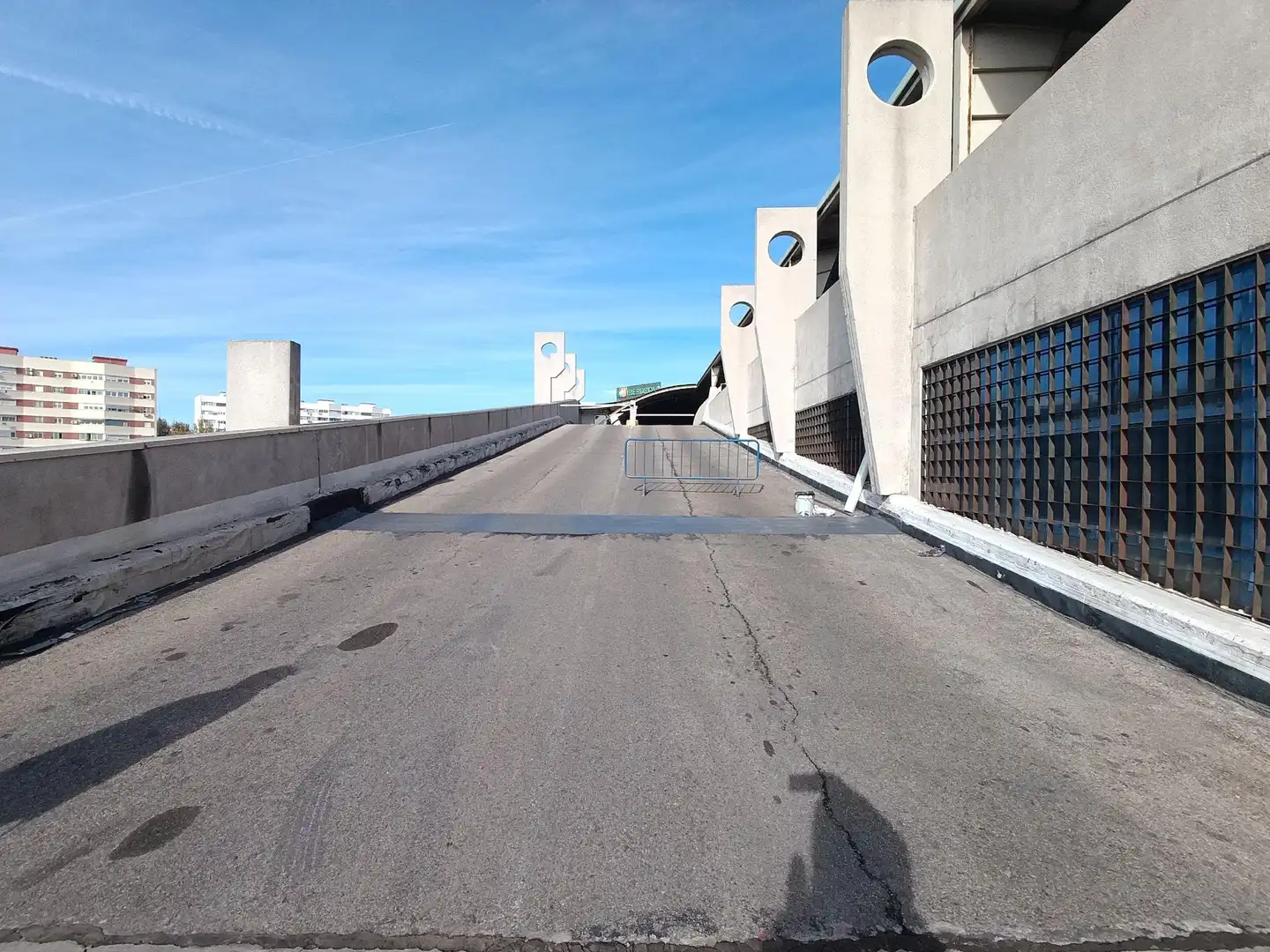 Vista exterior de Nave industrial en venta en Madrid
