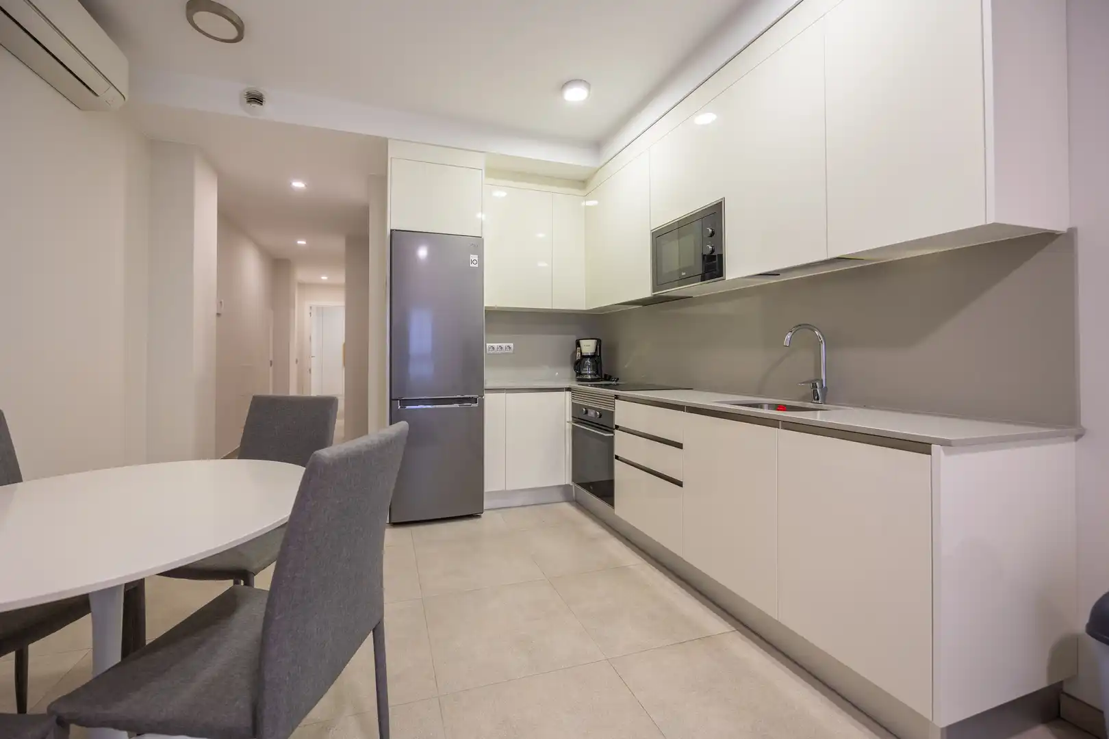 Kitchen of Flat for rent in Las Palmas de Gran Canaria  with Air Conditioner and Furnished