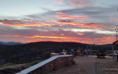 Vista exterior de Finca rústica en venda en Villanueva de la Serena amb Traster, Moblat i Alarma