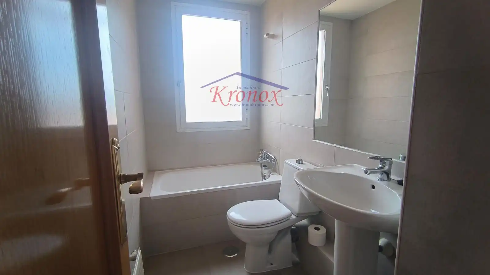 Badezimmer von Dachboden zum Verkauf in Madrid mit Klimaanlage, Heizung und Terrasse