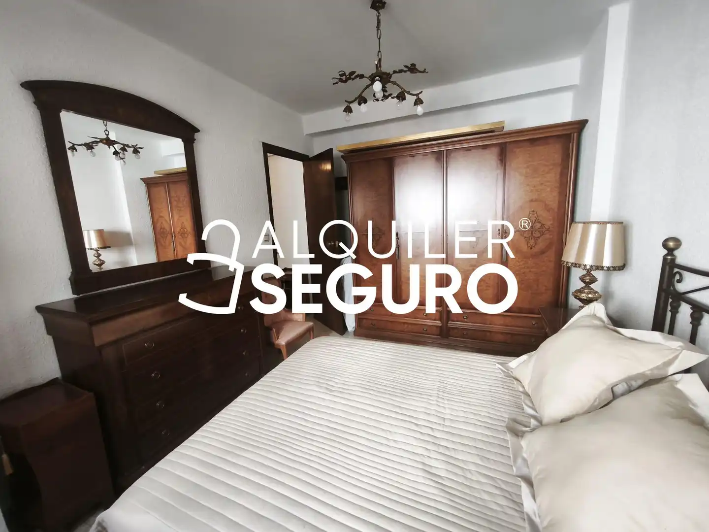 Piso de alquiler en del Sepulcro , La Magdalena