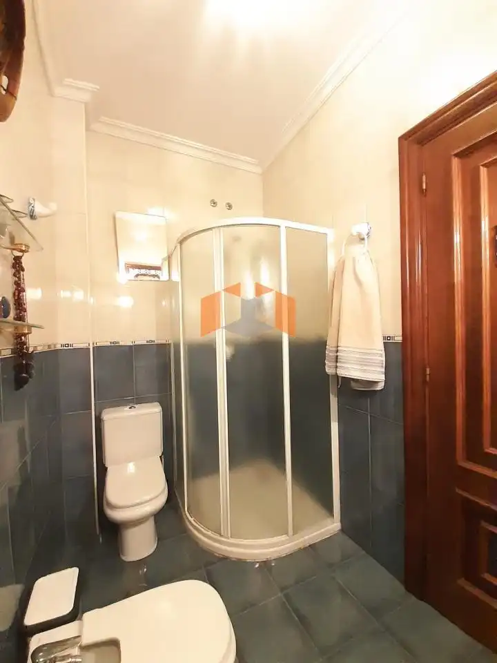Baño de Piso en venta en Vigo  con Calefacción, Parquet y Trastero