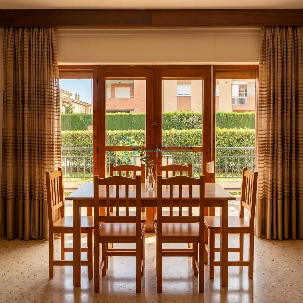 Comedor de Apartamento en venta en Castellón de la Plana / Castelló de la Plana con Amueblado