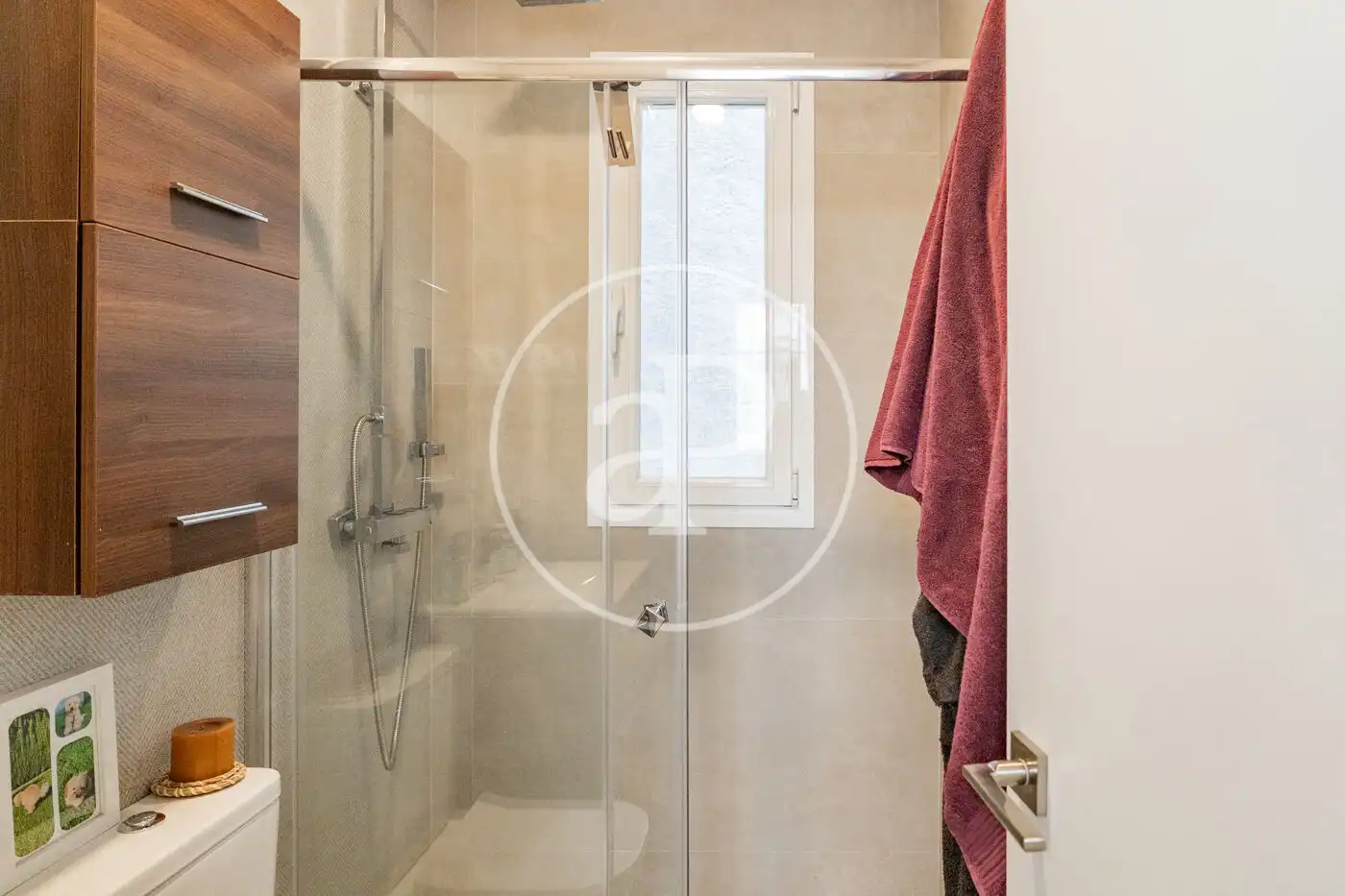 Baño de Piso de alquiler en Madrid con Aire acondicionado y Calefacción